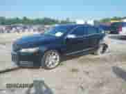 2015 Chevrolet Impala LTZ z VIN 2G1165S37F9108159, wystawiony jako IAAI lot #42697730 z przebiegiem 178 844 mil mil oraz . Historia ofert i sprzedaży dostępna na DreamBid. Obrazek 2.