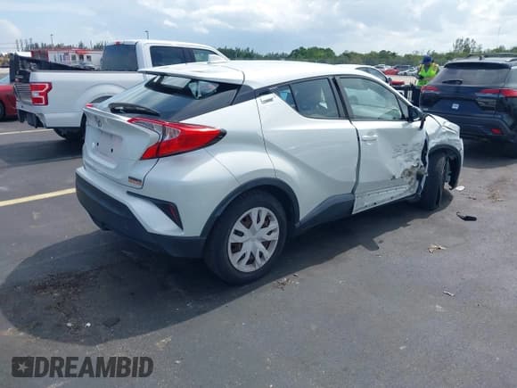 ✅ 2019 Toyota C-HR XLE • VIN: NMTKHMBX3KR085644 • Lot: 42891527. Listed on IAAI with 82,222 mi. Free auction sales archive from the USA and detailed vehicle history report at DreamBid. Image 4.