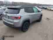 2020 Jeep Compass Latitude z VIN 3C4NJDBB5LT229144, wystawiony jako IAAI lot #41448885 z przebiegiem 53 534 mil mil oraz . Historia ofert i sprzedaży dostępna na DreamBid. Obrazek 4.