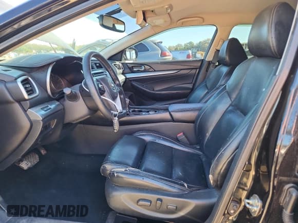 ✅ 2016 Nissan Maxima Platinum • VIN: 1N4AA6AP8GC410866 • Lot: 86708135. Wystawiony na Copart z przebiegiem 187 145 mil. Bezpłatny archiwum sprzedaży aukcyjnych z USA i szczegółowy raport historii pojazdu na DreamBid. Zdjęcie 7.