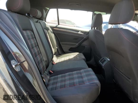 ✅ 2016 Volkswagen Golf GTI S • VIN: 3VW4T7AU1GM063308 • Lot: 67266765. Wystawiony na Copart z przebiegiem 64 292 mil. Bezpłatny archiwum sprzedaży aukcyjnych z USA i szczegółowy raport historii pojazdu na DreamBid. Zdjęcie 10.