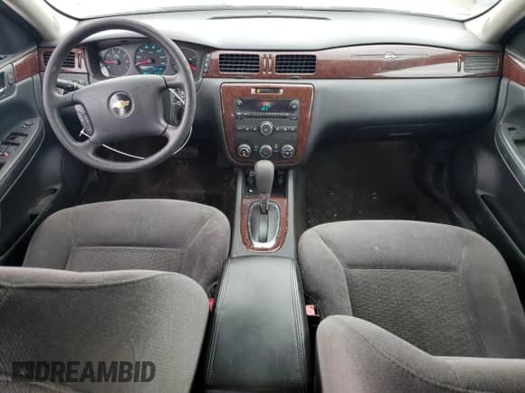 2011 Chevrolet Impala LS Fleet z VIN 2G1WF5EK9B1236730, wystawiony jako Copart lot #84936415 z przebiegiem 203 444 mil mil oraz Szkoda całkowita • Salvage title. Historia ofert i sprzedaży dostępna na DreamBid. Obrazek 8.