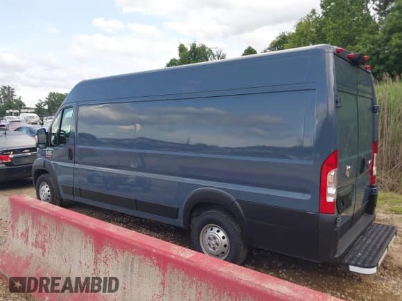 ✅ 2020 Ram ProMaster Cargo • VIN: 3C6URVJG4LE117342 • Lot: 42490703. Listed on IAAI with 63,470 mi. Free auction sales archive from the USA and detailed vehicle history report at DreamBid. Image 14.