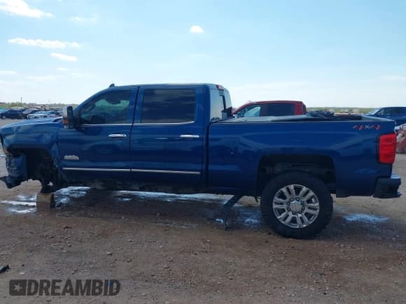 ✅ 2018 Chevrolet Silverado 2500HD High Country • VIN: 1GC1KXEY8JF277290 • Lot: 43465114. Listed on IAAI with 159,038 mi. Free auction sales archive from the USA and detailed vehicle history report at DreamBid. Image 15.