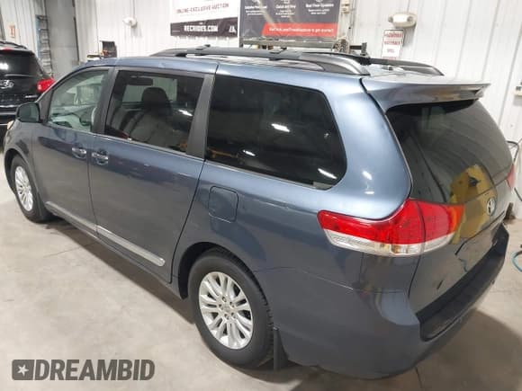 ✅ 2014 Toyota Sienna XLE • VIN: 5TDYK3DCXES516227 • Lot: 42676534. Listed on IAAI with 76,522 mi. Free auction sales archive from the USA and detailed vehicle history report at DreamBid. Image 3.