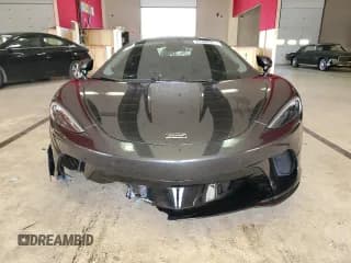 ✅ 2023 McLaren GT • VIN: SBM22GCAXPW002692 • Lot: 41496504. Wystawiony na Copart z przebiegiem Nie podano. Bezpłatny archiwum sprzedaży aukcyjnych z USA i szczegółowy raport historii pojazdu na DreamBid. Zdjęcie 5.