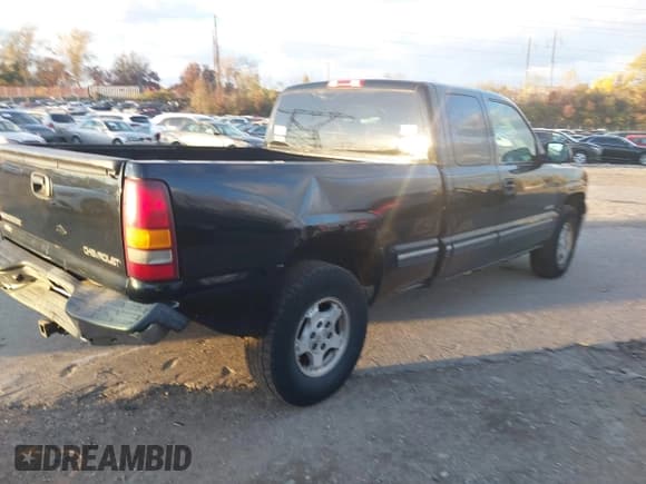 ✅ 1999 Chevrolet Silverado 1500 LS • VIN: 1GCEK19T1XE196398 • Лот: 43689360. Опубликован ранее на IAAI с пробегом 170 928 миль. Бесплатный доступ к архиву аукционных продаж из США и подробный отчёт об истории автомобиля на DreamBid. Изображение 4.