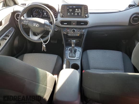 ✅ 2019 Hyundai Kona SEL • VIN: KM8K62AA8KU243556 • Лот: 43445844. Опубликован ранее на Copart с пробегом 34 739 миль. Бесплатный доступ к архиву аукционных продаж из США и подробный отчёт об истории автомобиля на DreamBid. Изображение 8.