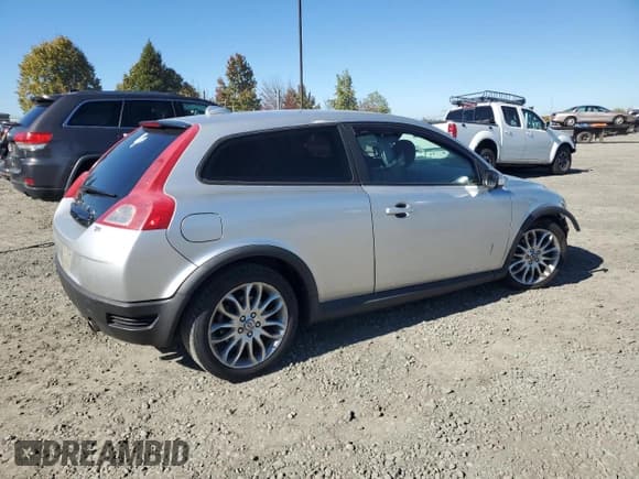 ✅ 2009 Volvo C30 • VIN: YV1MK672X92147430 • Lot: 86161255. Wystawiony na Copart z przebiegiem 166 281 mil. Bezpłatny archiwum sprzedaży aukcyjnych z USA i szczegółowy raport historii pojazdu na DreamBid. Zdjęcie 3.