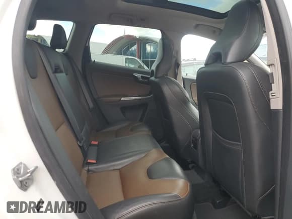 ✅ 2017 Volvo XC60 Dynamic • VIN: YV449MRR0H2031200 • Лот: 92637905. Опубликован ранее на Copart с пробегом 92 158 миль. Бесплатный доступ к архиву аукционных продаж из США и подробный отчёт об истории автомобиля на DreamBid. Изображение 11.