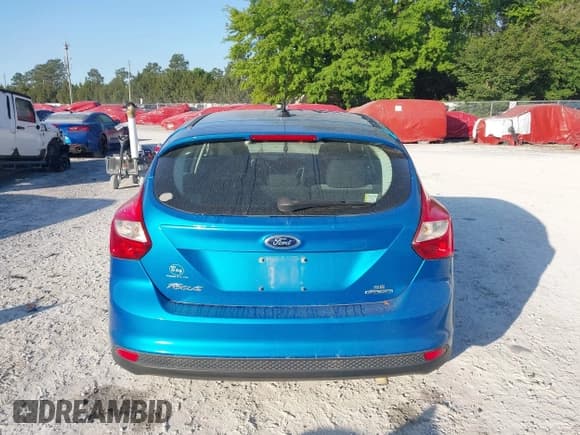 ✅ 2014 Ford Focus SE • VIN: 1FADP3K21EL403591 • Lot: 42031946. Wystawiony na IAAI z przebiegiem 132 630 mil. Bezpłatny archiwum sprzedaży aukcyjnych z USA i szczegółowy raport historii pojazdu na DreamBid. Zdjęcie 17.