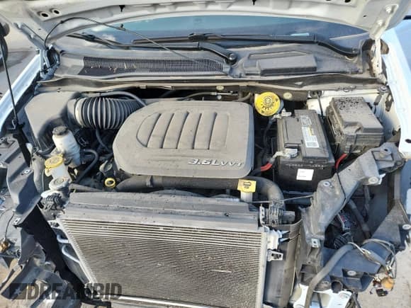 ✅ 2019 Dodge Grand Caravan SE • VIN: 2C4RDGBG5KR503708 • Лот: 90499975. Опубликован ранее на Copart с пробегом 107 606 миль. Бесплатный доступ к архиву аукционных продаж из США и подробный отчёт об истории автомобиля на DreamBid. Изображение 12.