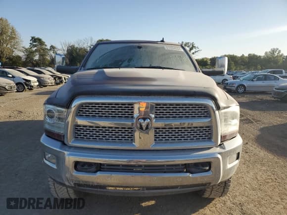 ✅ 2016 Ram 2500 Laramie • VIN: 3C6UR5FJ1GG197293 • Lot: 61534534. Wystawiony na Copart z przebiegiem 91 396 mil. Bezpłatny archiwum sprzedaży aukcyjnych z USA i szczegółowy raport historii pojazdu na DreamBid. Zdjęcie 5.