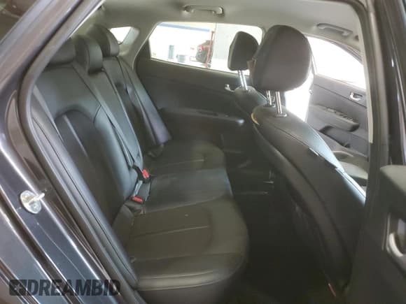 ✅ 2018 Kia Optima S • VIN: 5XXGT4L30JG216921 • Lot: 59085995. Listed on Copart with Not provided. Free auction sales archive from the USA and detailed vehicle history report at DreamBid. Image 10.