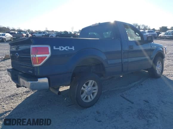 ✅ 2014 Ford F-150 XL • VIN: 1FTMF1EFXEKE61365 • Lot: 40966472. Listed on IAAI with 174,372 mi. Free auction sales archive from the USA and detailed vehicle history report at DreamBid. Image 4.