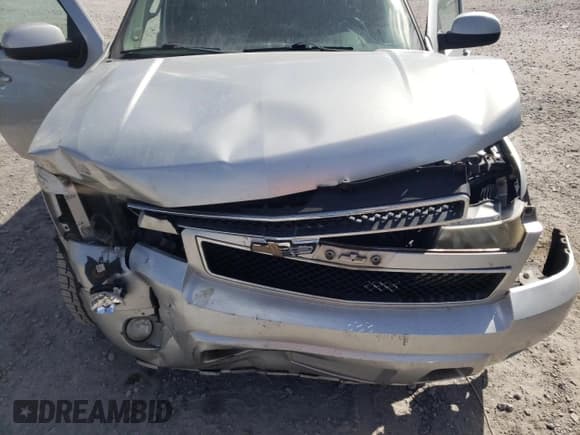 ✅ 2010 Chevrolet Suburban LT • VIN: 1GNUKJE36AR183851 • Lot: 76202814. Wystawiony na Copart z przebiegiem 243 602 mil. Bezpłatny archiwum sprzedaży aukcyjnych z USA i szczegółowy raport historii pojazdu na DreamBid. Zdjęcie 12.