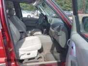 ✅ 2007 Jeep Liberty Limited • VIN: 1J4GL58K17W523330 • Lot: 42845770. Listed on IAAI with 175,193 mi. Free auction sales archive from the USA and detailed vehicle history report at DreamBid. Image 5.