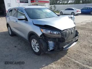 ✅ 2019 Kia Sorento LX • VIN: 5XYPGDA57KG497105 • Лот: 43064147. Опубликован ранее на IAAI с пробегом 72 329 миль. Бесплатный доступ к архиву аукционных продаж из США и подробный отчёт об истории автомобиля на DreamBid. Изображение 1.