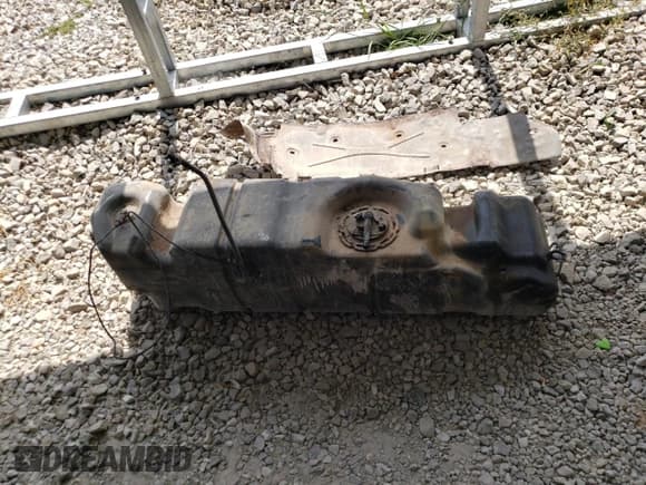 ✅ 2008 Chevrolet Silverado 2500HD Work Truck • VIN: 1GCHK29K18E116738 • Лот: 72018075. Опубликован ранее на Copart с пробегом 185 031 миль. Бесплатный доступ к архиву аукционных продаж из США и подробный отчёт об истории автомобиля на DreamBid. Изображение 12.