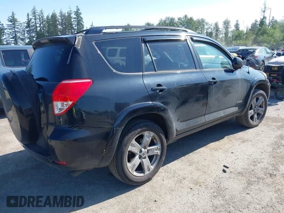 ✅ 2006 Toyota RAV4 Sport • VIN: JTMZD32V165002065 • Lot: 42402283. Listed on IAAI with 198,811 mi. Free auction sales archive from the USA and detailed vehicle history report at DreamBid. Image 4.