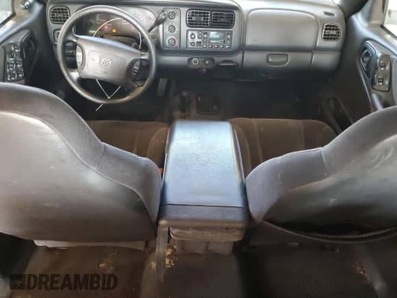 2000 Dodge Dakota Sport with VIN 1B7GG2AN8YS722350, listed as a Copart auction lot 69377984 with 199,883 mi miles and Salvage title. Bid and sale history available at DreamBid. Image 8.