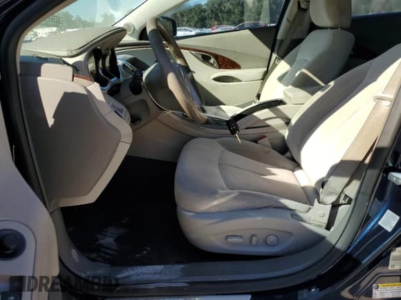 ✅ 2010 Buick LaCrosse CX • VIN: 1G4GB5EGXAF163924 • Lot: 92985245. Listed on Copart with 128,921 mi. Free auction sales archive from the USA and detailed vehicle history report at DreamBid. Image 7.