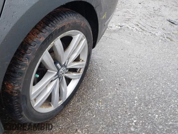 ✅ 2017 Volkswagen Passat SE • VIN: 1VWGT7A36HC067300 • Lot: 43572322. Listed on IAAI with 70,476 mi. Free auction sales archive from the USA and detailed vehicle history report at DreamBid. Image 12.