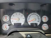 ✅ 2005 Dodge 2500 ST • VIN: 3D7KS26DX5G778873 • Lot: 64286855. Wystawiony na Copart z przebiegiem 92 515 mil. Bezpłatny archiwum sprzedaży aukcyjnych z USA i szczegółowy raport historii pojazdu na DreamBid. Zdjęcie 9.