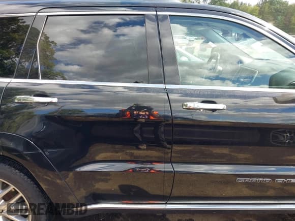 ✅ 2017 Jeep Grand Cherokee Summit • VIN: 1C4RJFJG0HC777811 • Lot: 43359968. Listed on IAAI with 164,639 mi. Free auction sales archive from the USA and detailed vehicle history report at DreamBid. Image 14.