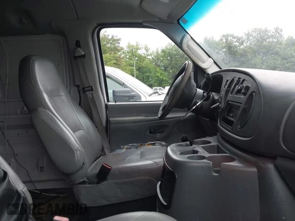 ✅ 2003 Ford Econoline Cargo • VIN: 1FTRE14263HB74431 • Lot: 42532223. Listed on IAAI with 250,783 mi. Free auction sales archive from the USA and detailed vehicle history report at DreamBid. Image 5.