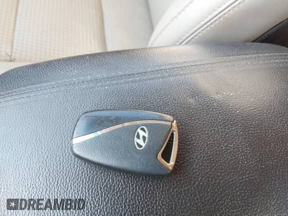 ✅ 2013 Hyundai Santa Fe Sport • VIN: 5XYZU3LB0DG019724 • Lot: 42981460. Listed on IAAI with 178,849 mi miles. Access the free auction sales archive from the USA and view a detailed vehicle history report at DreamBid. Image 11.