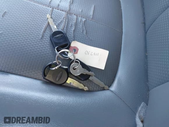 ✅ 2014 Ford F-150 XL • VIN: 1FTMF1CM2EKD63464 • Lot: 43487910. Wystawiony na IAAI z przebiegiem 165 773 mil. Bezpłatny archiwum sprzedaży aukcyjnych z USA i szczegółowy raport historii pojazdu na DreamBid. Zdjęcie 11.