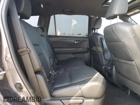 ✅ 2019 Honda Passport EX-L • VIN: 5FNYF7H56KB010952 • Lot: 55980755. Listed on Copart with 70,955 mi. Free auction sales archive from the USA and detailed vehicle history report at DreamBid. Image 11.