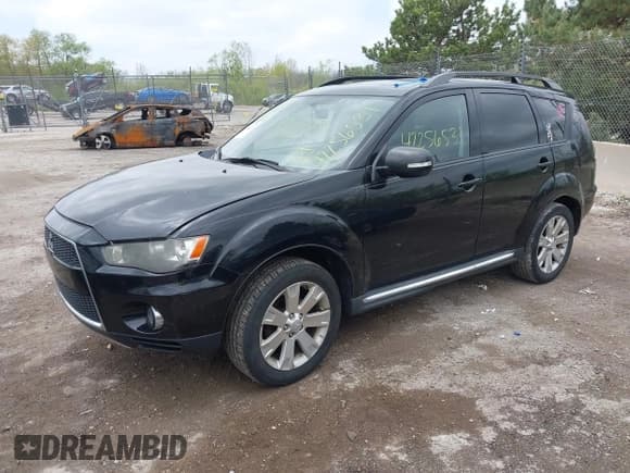 ✅ 2011 Mitsubishi Outlander SE • VIN: JA4AS3AW5BU013447 • Lot: 42256531. Listed on IAAI with 219,832 mi. Free auction sales archive from the USA and detailed vehicle history report at DreamBid. Image 2.