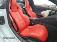 ✅ 2022 Chevrolet Corvette 1LT • VIN: 1G1YA3D43N5114172 • Lot: 91883035. Wystawiony na Copart z przebiegiem 6 263 mil. Bezpłatny archiwum sprzedaży aukcyjnych z USA i szczegółowy raport historii pojazdu na DreamBid. Zdjęcie 10.