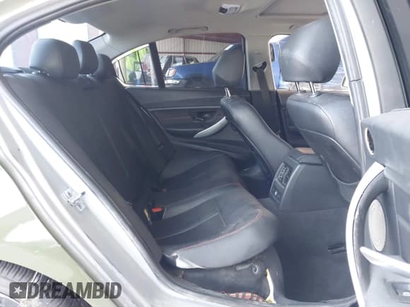 ✅ 2012 BMW 3 Series 335i • VIN: WBA3A9C55CFX59649 • Lot: 42092969. Listed on IAAI with 182,620 mi. Free auction sales archive from the USA and detailed vehicle history report at DreamBid. Image 8.