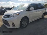 ✅ 2019 Toyota Sienna Limited • VIN: 5TDYZ3DC2KS977445 • Lot: 93521265. Wystawiony na Copart z przebiegiem 104 377 mil. Bezpłatny archiwum sprzedaży aukcyjnych z USA i szczegółowy raport historii pojazdu na DreamBid. Zdjęcie 1.