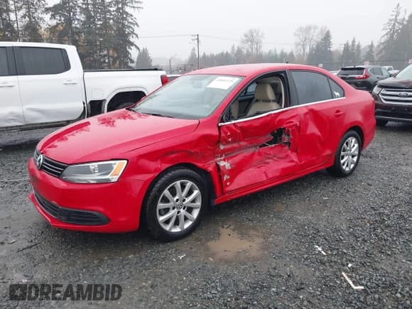 ✅ 2014 Volkswagen Jetta SE • VIN: 3VWD17AJ7EM370491 • Лот: 43604225. Опубликован ранее на IAAI с пробегом 104 742 миль. Бесплатный доступ к архиву аукционных продаж из США и подробный отчёт об истории автомобиля на DreamBid. Изображение 2.