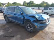 ✅ 2020 Volkswagen Tiguan SE • VIN: 3VV3B7AX5LM114428 • Lot: 43301772. Wystawiony na IAAI z przebiegiem 159 595 mil. Bezpłatny archiwum sprzedaży aukcyjnych z USA i szczegółowy raport historii pojazdu na DreamBid. Zdjęcie 1.