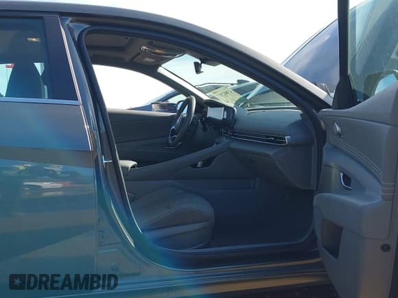 ✅ 2025 Hyundai Elantra SEL Convenience • VIN: KMHLS4DG2SU019985 • Лот: 43802357. Опубликован ранее на IAAI с пробегом 8 733 миль. Бесплатный доступ к архиву аукционных продаж из США и подробный отчёт об истории автомобиля на DreamBid. Изображение 5.