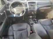 ✅ 2014 Kia Sorento EX • VIN: 5XYKUDA73EG458651 • Лот: 95087555. Опубликован ранее на Copart с пробегом 176 920 миль. Бесплатный доступ к архиву аукционных продаж из США и подробный отчёт об истории автомобиля на DreamBid. Изображение 8.