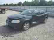 2010 Dodge Avenger R/T with VIN 1B3CC5FV3AN235468, listed as a Copart auction lot 61670595 with 198,285 mi miles and Salvage title. Bid and sale history available at DreamBid. Image 1.