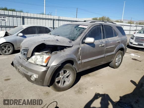 ✅ 2005 Kia Sorento LX • VIN: KNDJD733755496805 • Лот: 81698795. Опубликован ранее на Copart с пробегом 144 366 миль. Бесплатный доступ к архиву аукционных продаж из США и подробный отчёт об истории автомобиля на DreamBid. Изображение 1.