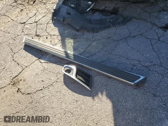 ✅ 2014 Chevrolet Traverse LT • VIN: 1GNKRGKD6EJ353620 • Lot: 86890865. Wystawiony na Copart z przebiegiem 197 765 mil. Bezpłatny archiwum sprzedaży aukcyjnych z USA i szczegółowy raport historii pojazdu na DreamBid. Zdjęcie 13.