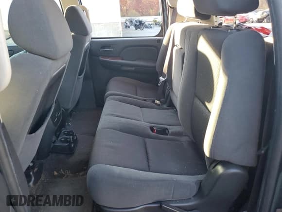 ✅ 2009 Chevrolet Suburban 1LT • VIN: 1GNFK26379R277553 • Lot: 78792504. Wystawiony na Copart z przebiegiem 146 736 mil. Bezpłatny archiwum sprzedaży aukcyjnych z USA i szczegółowy raport historii pojazdu na DreamBid. Zdjęcie 10.