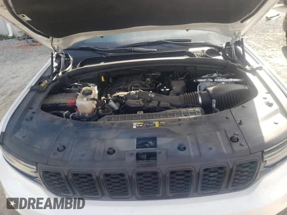 ✅ 2021 Jeep Grand Cherokee Altitude • VIN: 1C4RJJAG3M8136104 • Lot: 82991744. Listed on Copart with 72,040 mi. Free auction sales archive from the USA and detailed vehicle history report at DreamBid. Image 12.