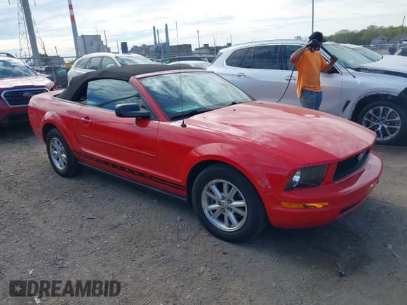 ✅ 2007 Ford Mustang Deluxe • VIN: 1ZVFT84N475327923 • Lot: 43441133. Listed on IAAI with 86,635 mi. Free auction sales archive from the USA and detailed vehicle history report at DreamBid. Image 1.