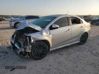 2018 Chevrolet Sonic LT с VIN 1G1JD5SB7J4137699, выставлен на аукционе Copart как лот 53034945 с пробегом 162 302 миль миль и Списание • Salvage title. История ставок и продаж доступна на DreamBid. Изображение 1.