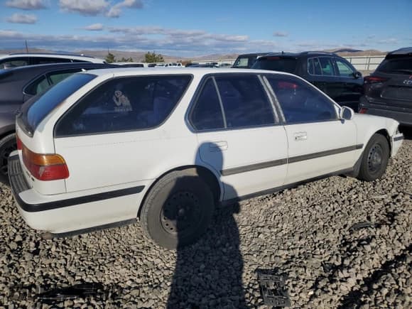 ✅ 1992 Honda Accord LX • VIN: 1HGCB985XNA012221 • Lot: 78489164. Wystawiony na Copart z przebiegiem Nie podano. Bezpłatny archiwum sprzedaży aukcyjnych z USA i szczegółowy raport historii pojazdu na DreamBid. Zdjęcie 3.