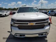 ✅ 2020 Chevrolet Silverado 1500 High Country • VIN: 1GCUYHEL9LZ377390 • Lot: 63809684. Wystawiony na Copart z przebiegiem Nie podano. Bezpłatny archiwum sprzedaży aukcyjnych z USA i szczegółowy raport historii pojazdu na DreamBid. Zdjęcie 5.